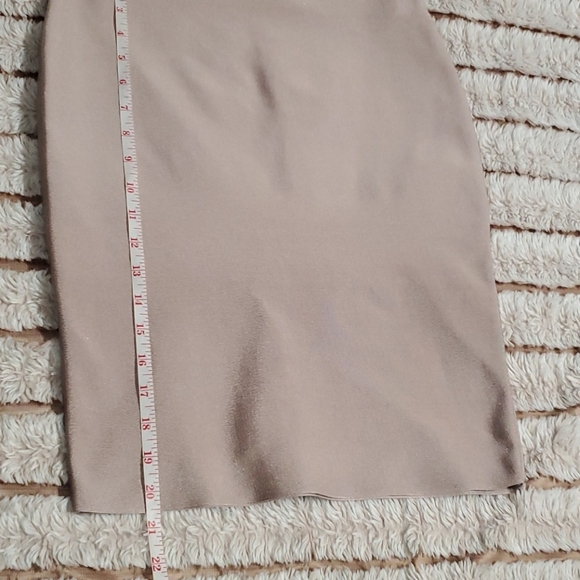 Bandage pencil skirt 🌸 - Picture 7 of 8